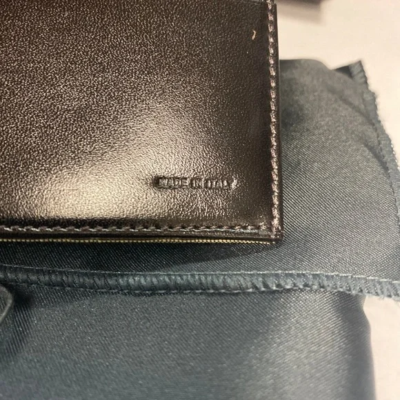 Authentic Fendi Vintage Zucca Donna Wallet in Beige - Picture 5 of 11